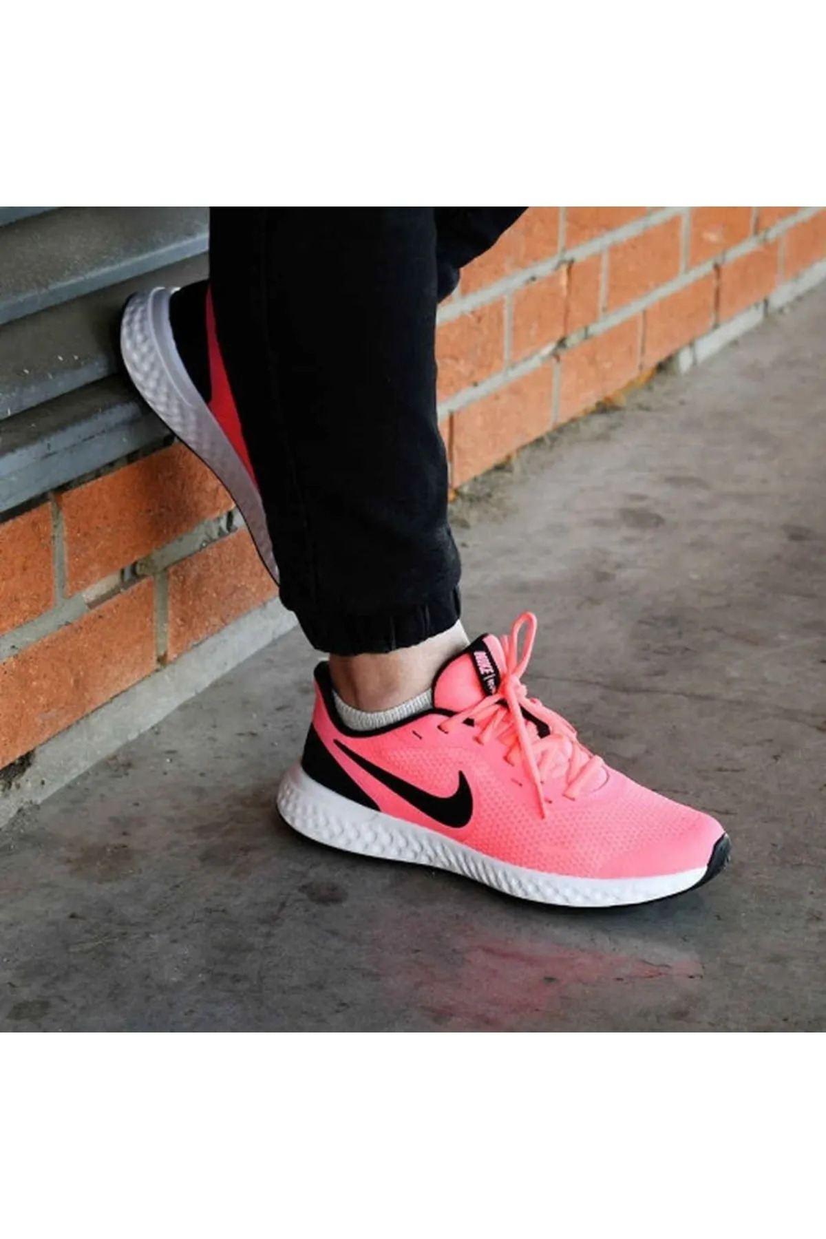 resimler/genel/Nike Revolution 5 GS BQ5671-602 Pembe Koşu Ayakkabısı