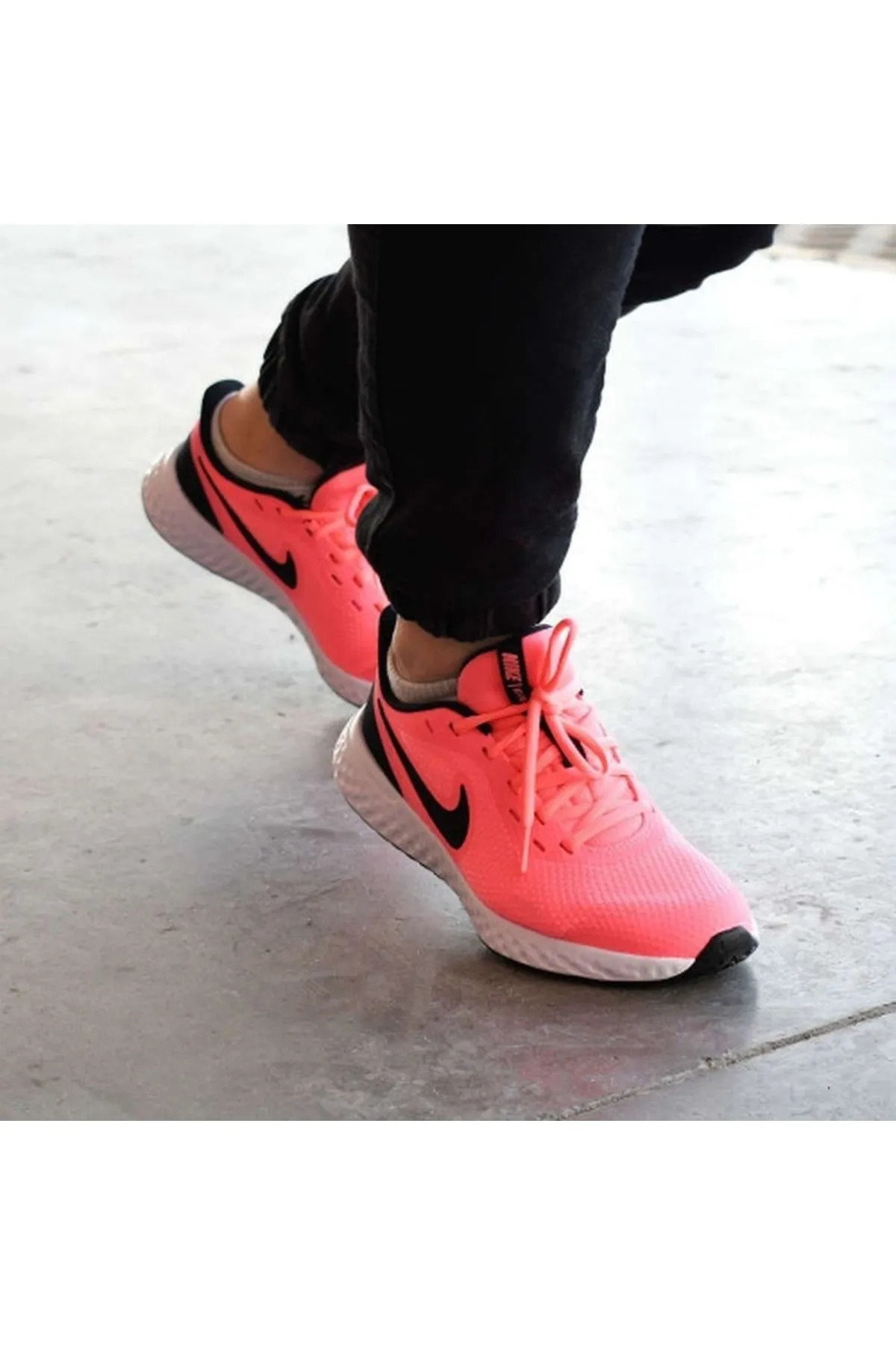resimler/genel/Nike Revolution 5 GS BQ5671-602 Pembe Koşu Ayakkabısı